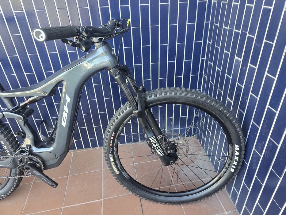 Bh eletrica m semi nova 29 carbono