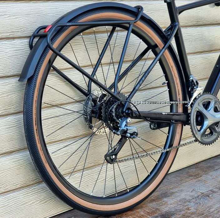 28 CUBE NUROAD GRAVEL Вилка CARBON. Shimano Claris. Disc. Світло LED