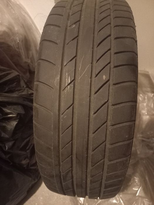 Vendo 2 pneus semi-novos
