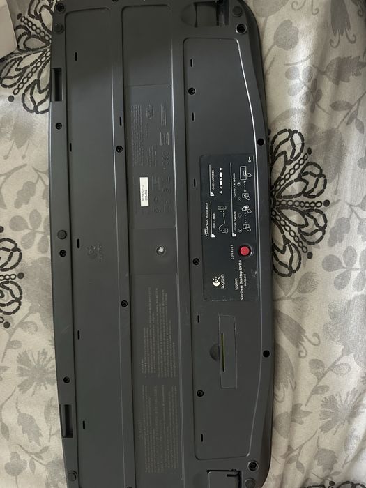 Teclado e Rato Logitech EX 110 (SEM RECETOR USB / Para Peças ou Substituição)