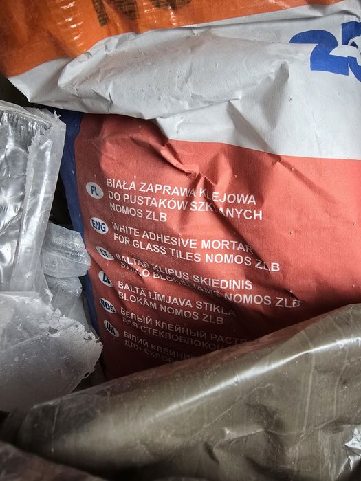 Ok połowa worka zaprawy do pustakow szklanych