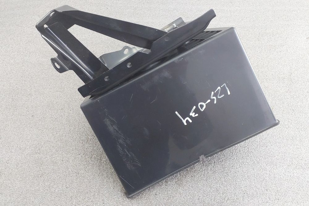 Base / caixa da bateria MITSUBISHI Space Star Hatchback (A0_A)