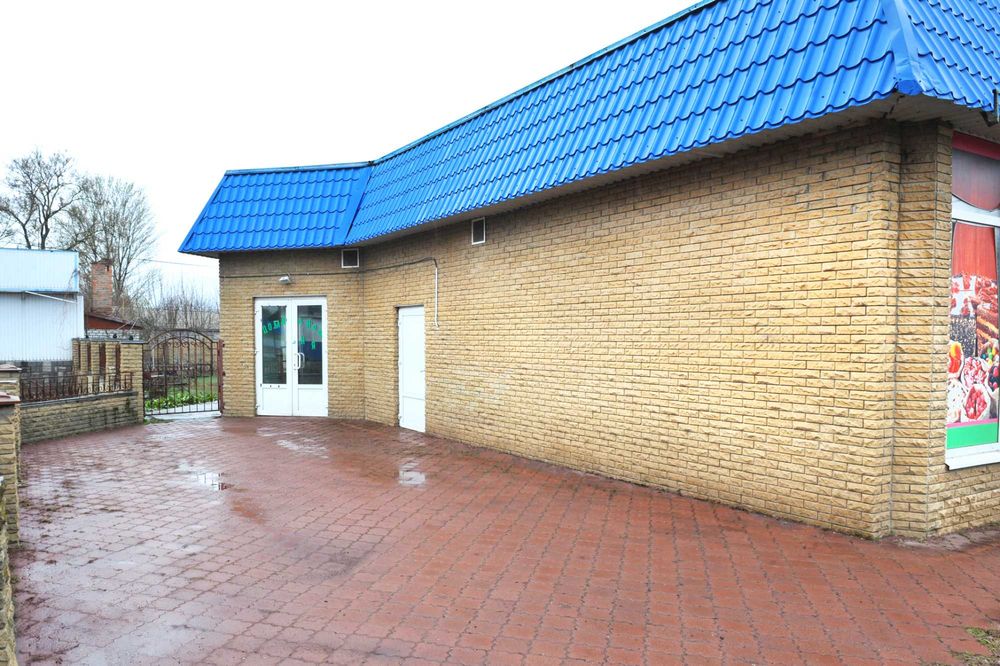 Продаж приміщення під МАГАЗИН – КАФЕ з літнім майданчиком у м. Сміла