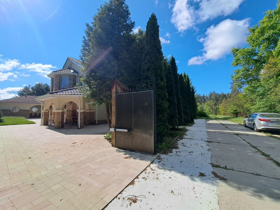 Продаж елітного будинку під Києвом  в закритому Котеджному містечку