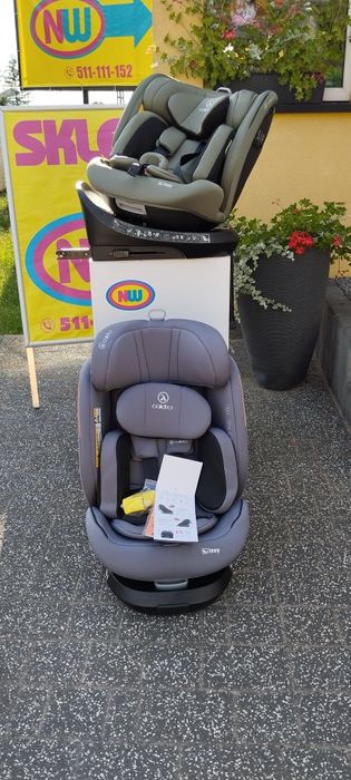 Nowy bezpieczny fotelik marki Coletto obrotowy norma I-Size