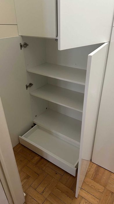 Armário Branco Lacado de Grande Dimensão – Como novo