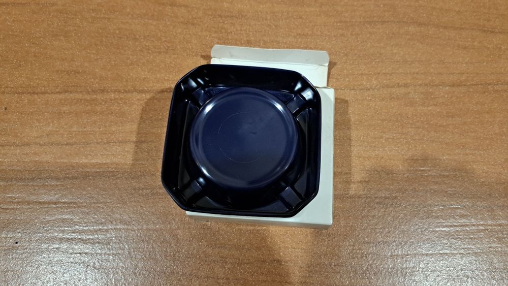 Popielniczka granatowa nowa nieużywana