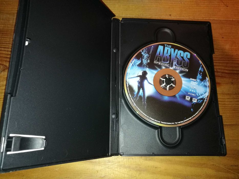 O ABISMO DVD (legendagem em Português)