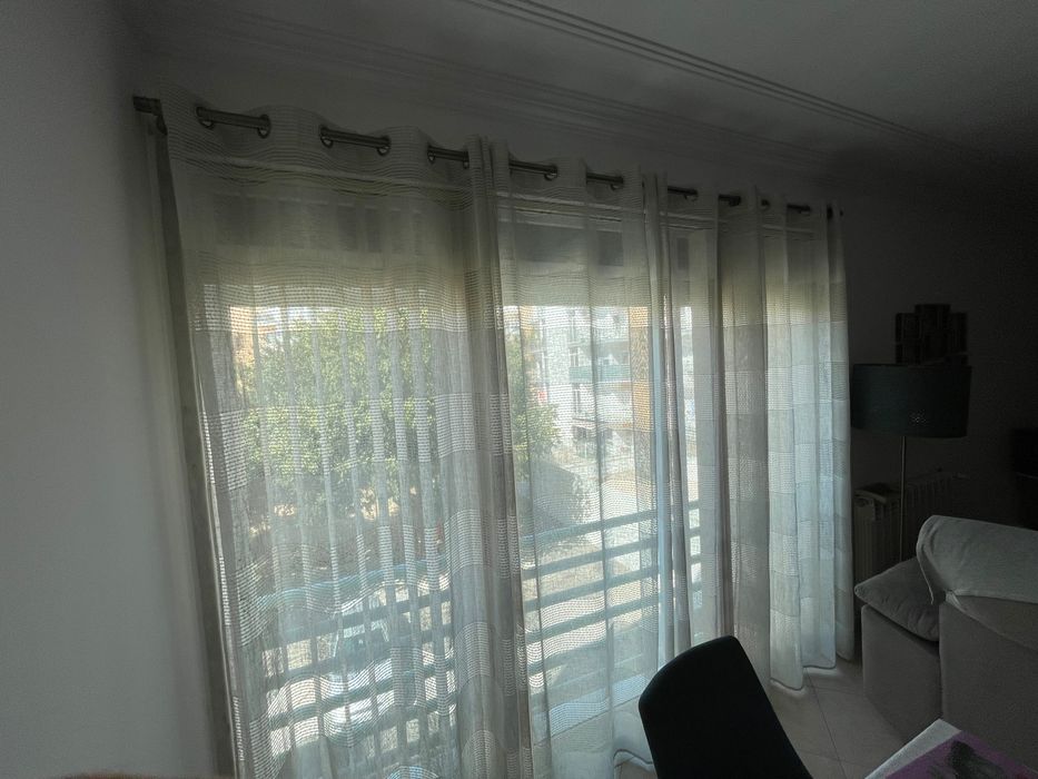 4 cortinados beges