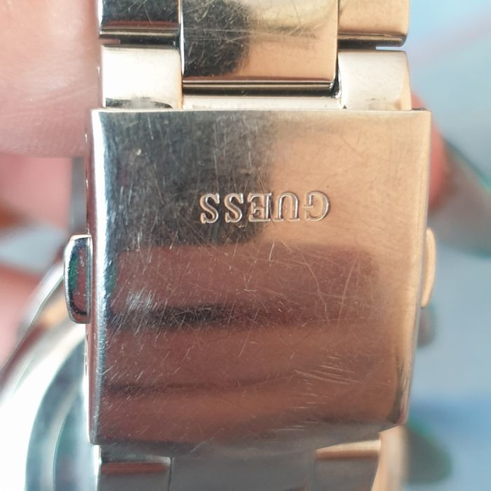 Часы Guess женские в идеальном состоянии годинник