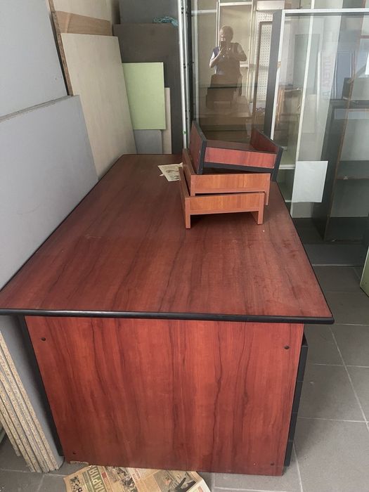 Столи офісні в ідеальному стані