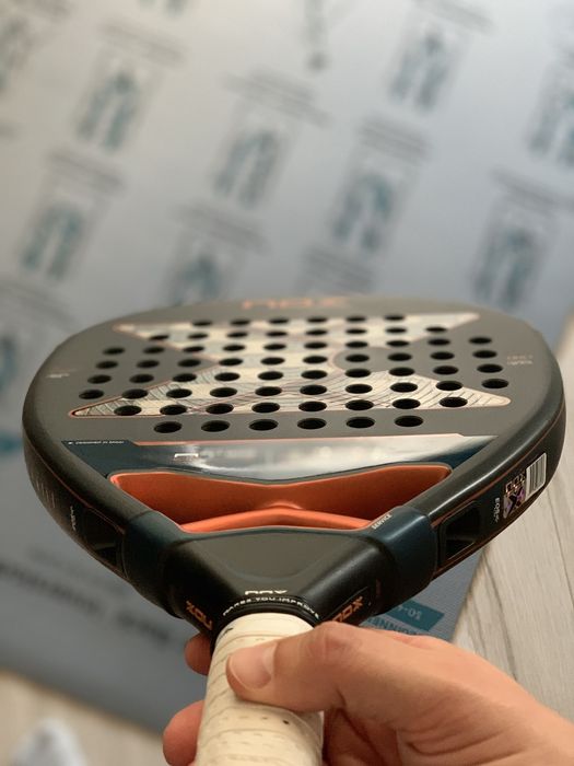 Rakieta NOX AT10 LUXURY GENIUS 18K ATTACK 2025 PADEL by Agustin Tapia