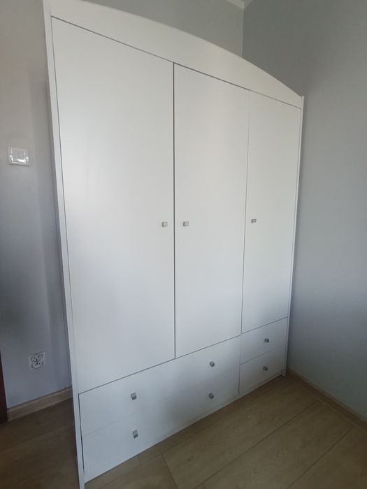 Szafa biała w idealnym stanie