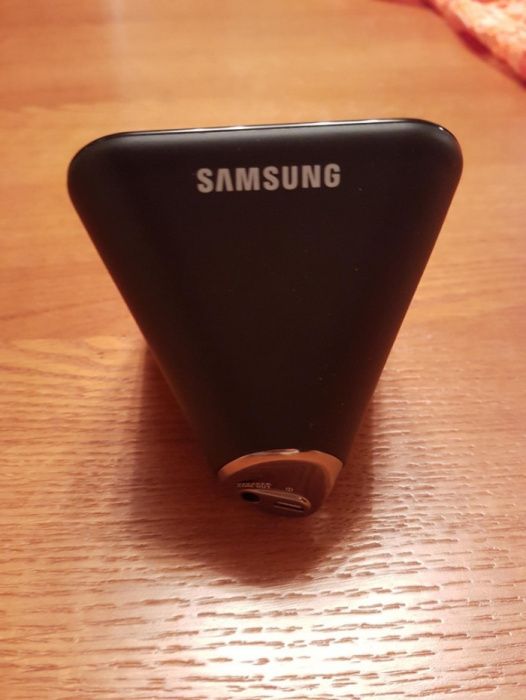 Samsung Galaxy SII Desktop Dock: charger, speaker, speaker line-out64286129236865121