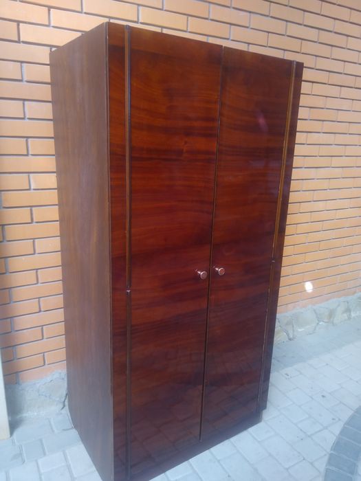 Шафа. двудверна. .