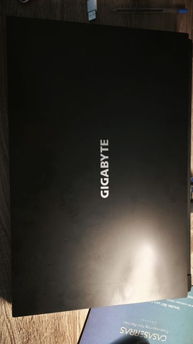 Portátil Gigabyte G7 1.5TB M.2 17.3" FHD RTX 3050 - GAMING