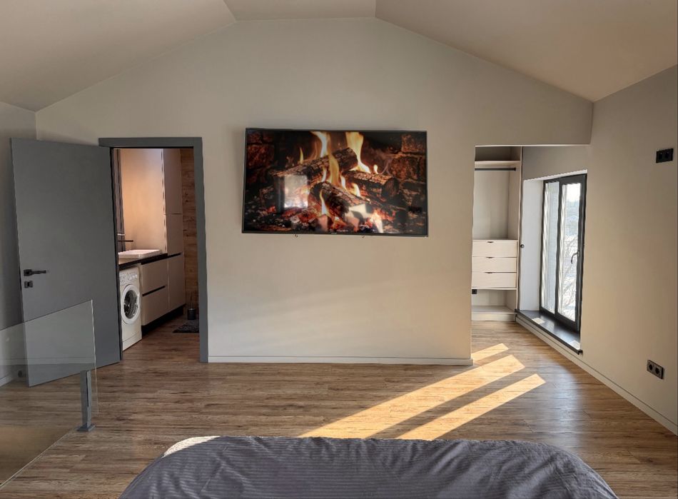 Будинок з ремонтом і меблями