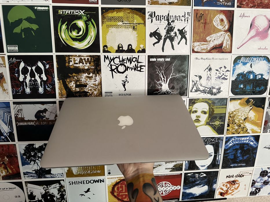 Macbook air 13” 2015, i5 8gb в идеальном состоянии