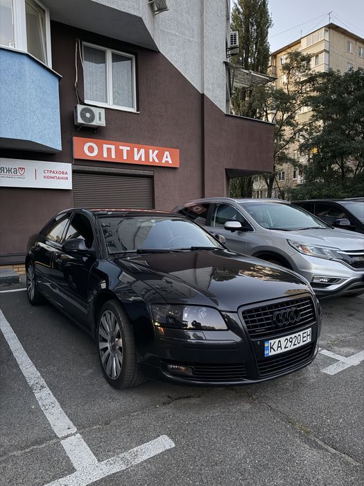 Продам ауді A8 D3