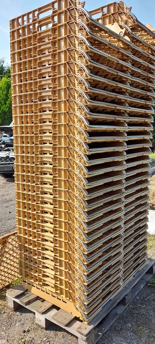 Skrzynki pojemniki kosze do pieczywa