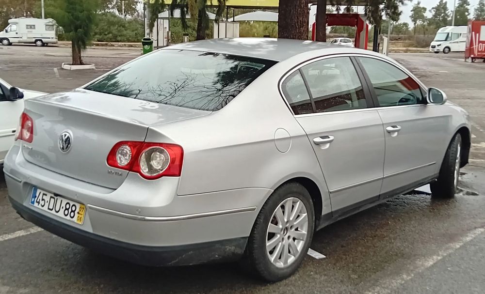 VW Passat 2.0 TDI Confortline foto 2