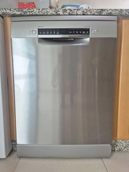 Máquina de Lavar Loiça Bosch Serie 4
