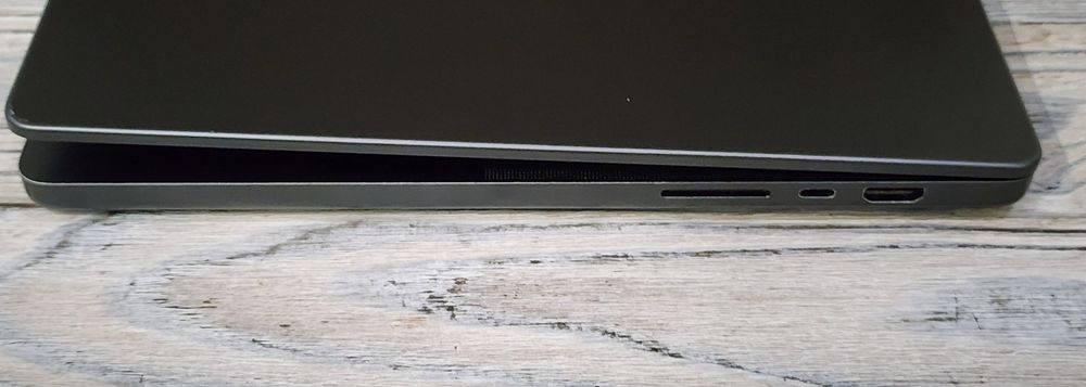 MacBook Pro 16 Mid 2023 M3 Space Black (MRW13) - 1450 магазин