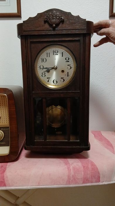 Rádio 1959 e relogio parede antigo