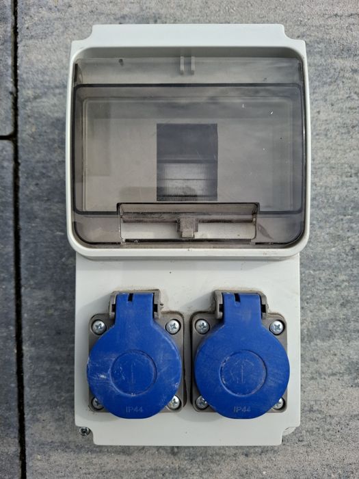 Rozdzielnica 6 modułów IP65 dwa (2) gniazda