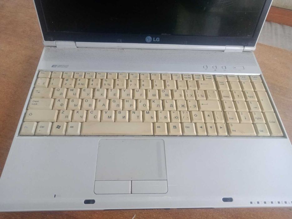 Продам ноутбук LG E 500