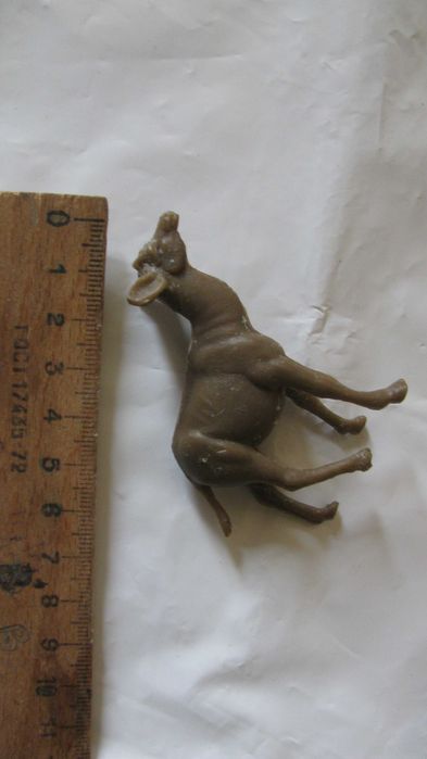 Косуля  игрушка пластиковая