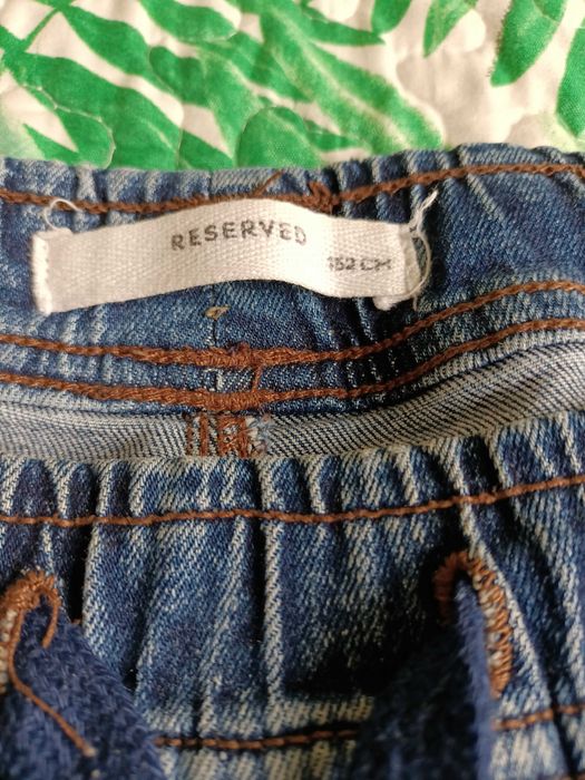 Jeansy chłopak Reserved 152