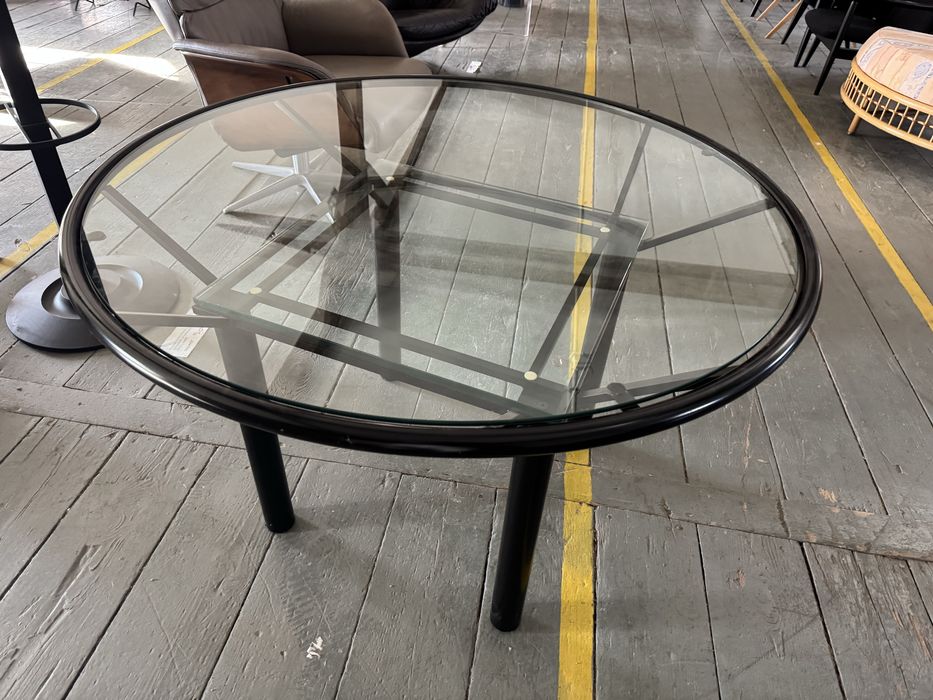 Skandynawski,okragly,metalowy stół z podwójnym  szklanym blatem,lata90