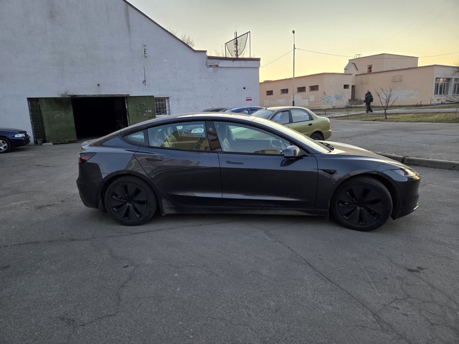 tesla model 3 highland 2024