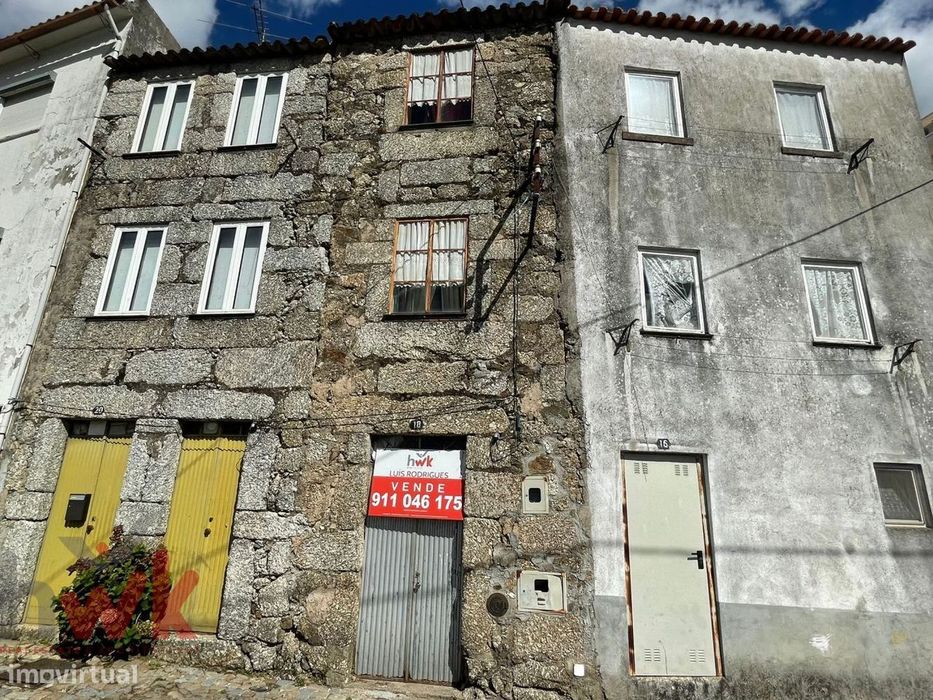 Moradia em pedra T2 em São Gião
