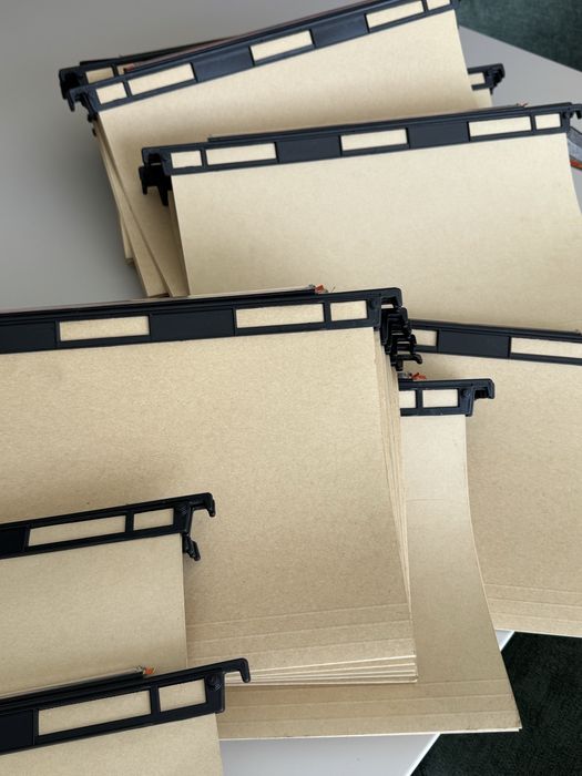 Bolsas de arquivo suspensas