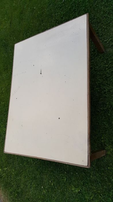 Stół drewniany duży a niski