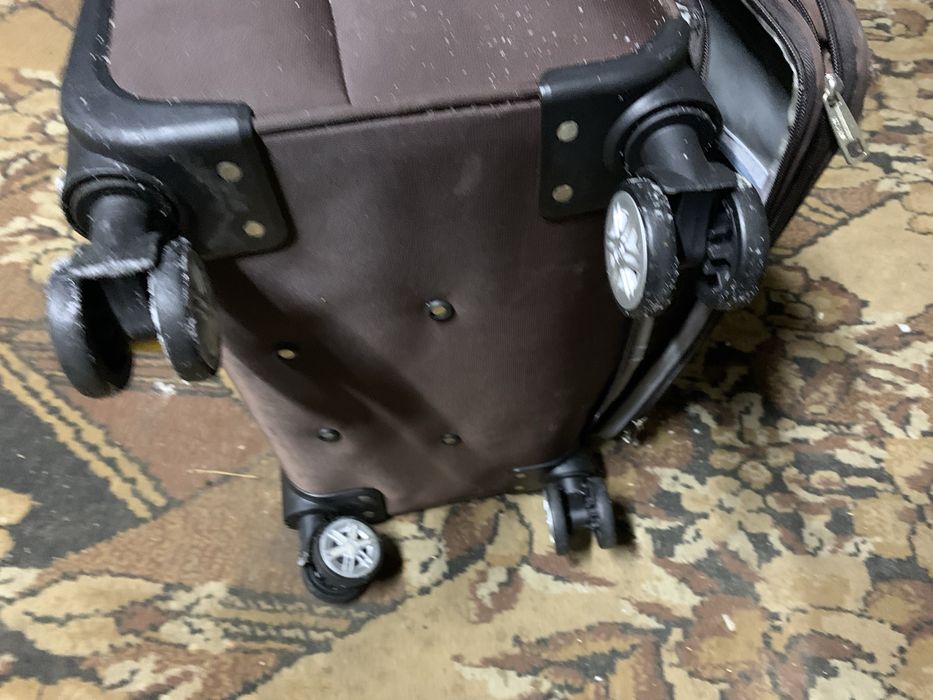 Продам вализу б/у