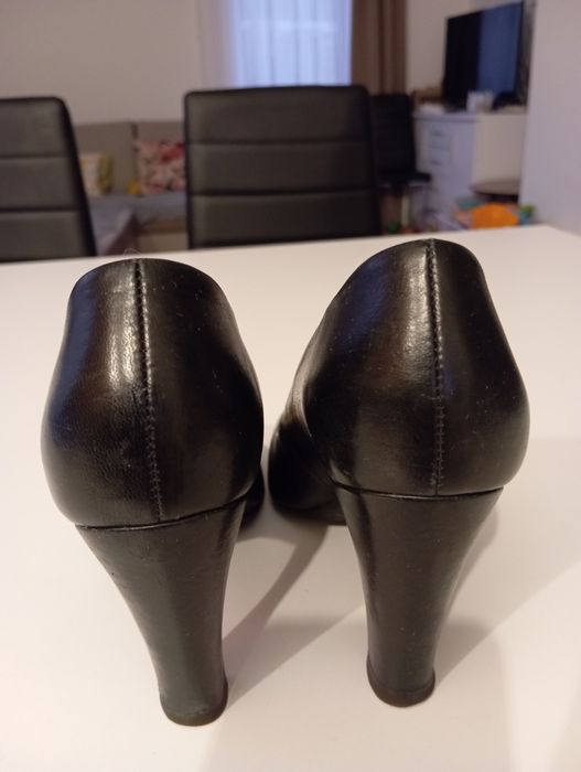 Buty na obcasie Gino Rossi 36