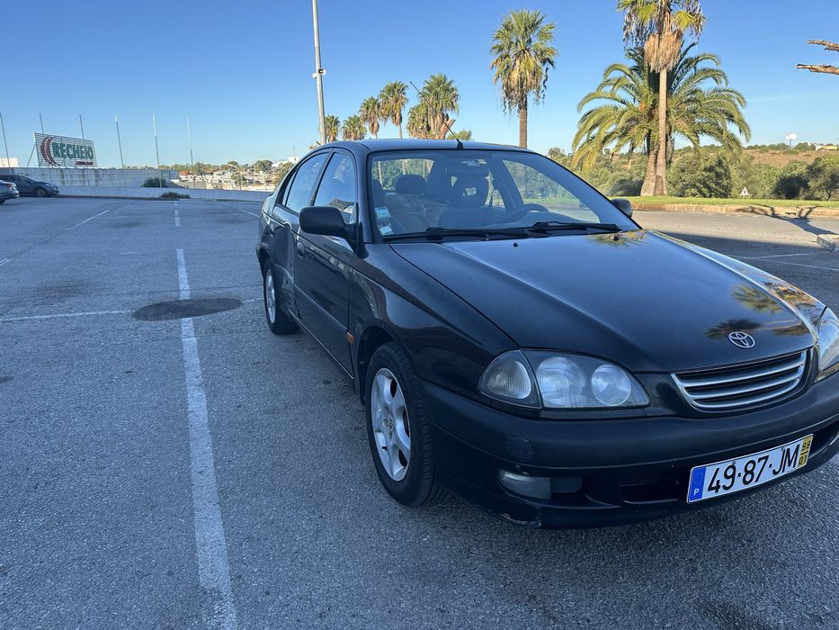 Toyota avensis 1.6 — photo 2