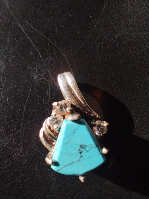 Pendente em prata 925 turquesa e zirconias. Pingente.