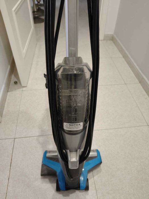 Aspirador Bissel lava e aspira