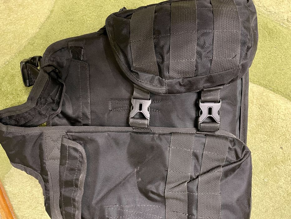 Плитоноска чорна з підсумками