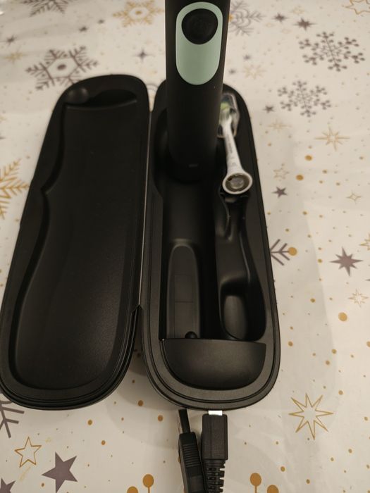 Szczoteczka soniczna firmy PHILIPS zestaw+ etui+koncowka