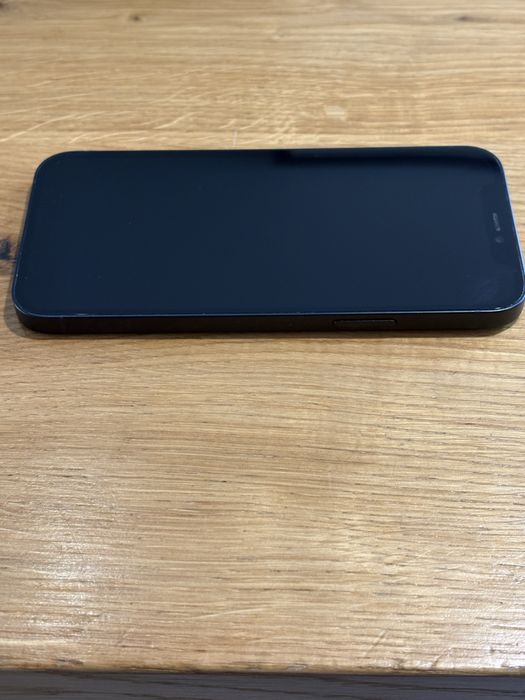 iPhone 12 64GB czarny, case w gratisie