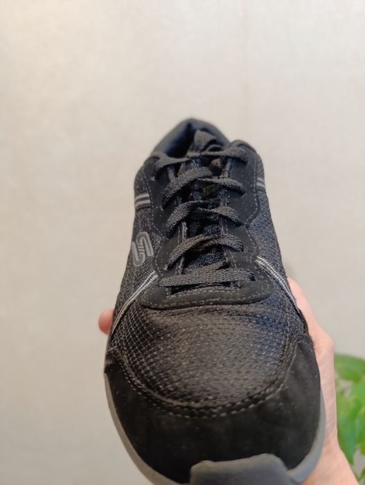 Кросівки  37 розміру