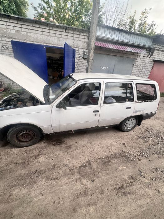 Опель кадет Караван