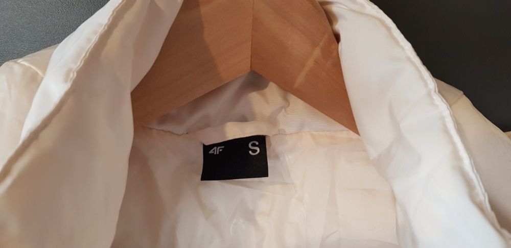 Bezrękawnik damski 4F H4Z17-KUD002 S biały