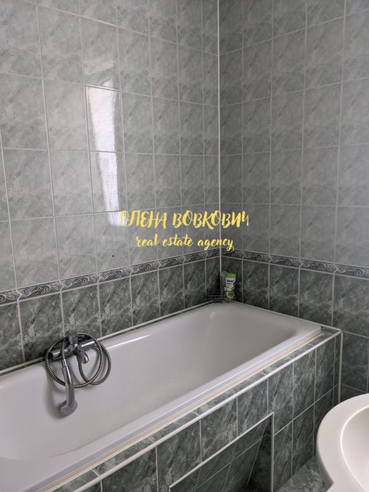 Просторий Сімейний Будинок з Ділянкою в Крихівцях!