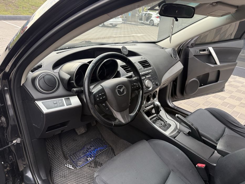 Продам Mazda 3..